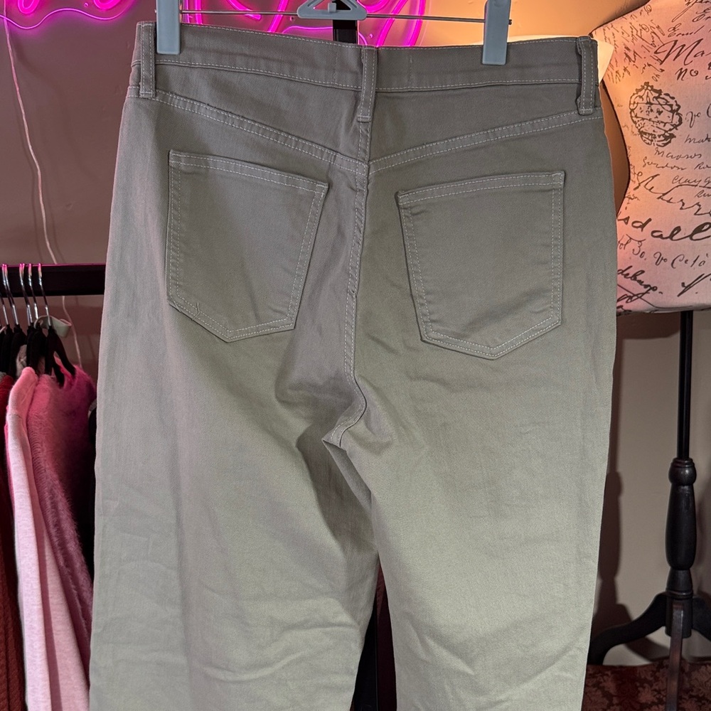 Just Black Women's Light Green Wide Leg Pants NWOT - Picture 5 of 6